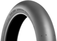 Primo piano del battistrada Bridgestone V02 90/580 R17 Anteriore TL Soft