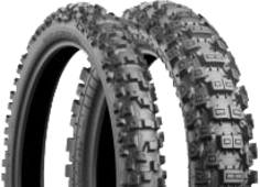 Primo piano del battistrada Bridgestone X40 110/90-19 62 M Posteriore TT NHS