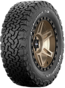 Primo piano del battistrada BFGoodrich All Terrain T/A KO2 235/70 R16 104 S LT, RWL