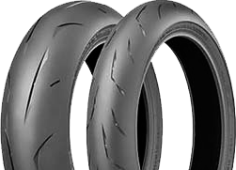 Primo piano del battistrada Bridgestone BT RS10 140/70 R17 66 H Posteriore TL