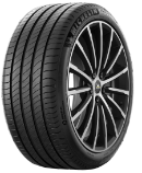 Primo piano del battistrada Michelin Primacy 4 245/40 R18 97 Y XL, MO