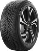 Primo piano del battistrada Michelin Pilot Alpin 5 SUV 245/50 R20 105 V XL