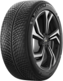 Primo piano del battistrada Michelin Pilot Alpin 5 SUV 305/35 R23 111 V XL