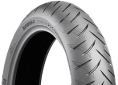Primo piano del battistrada Bridgestone Battlax Scooter SC2 120/70 R14 55 H Anteriore TL