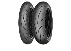 Primo piano del battistrada Mitas Sport Force+ 110/70ZR17 (54 W) Anteriore TL