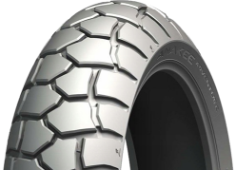Primo piano del battistrada Michelin Anakee Adventure 140/80 R17 69 H Posteriore TL/TT
