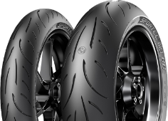 Primo piano del battistrada Metzeler Sportec M9 RR 170/60ZR17 72 W Posteriore TL