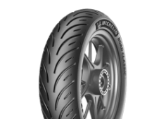 Primo piano del battistrada Michelin Road Classic 130/80 B17 65 H Posteriore TL M/C