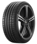 Primo piano del battistrada Michelin Pilot Sport 5 205/40 R17 84 Y XL, ZR