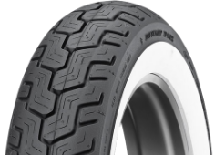 Primo piano del battistrada Dunlop D402 MT90 B16 72 H Anteriore TL WW