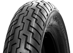 Primo piano del battistrada Dunlop D404 80/90-21 48 H Anteriore TT