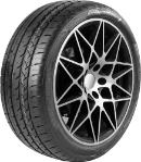Primo piano del battistrada Sonix PRIME UHP 8 235/55 R17 103 W ZR