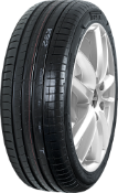 Primo piano del battistrada Pirelli P Zero (PZ4) 225/40 R19 93 Y RUN ON FLAT R-F, XL, *, L.S.