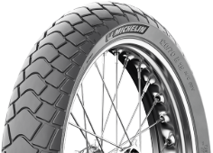 Primo piano del battistrada Michelin Anakee Adventure 2 120/70 R19 60 V Anteriore TL/TT