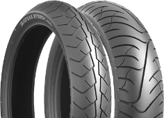 Primo piano del battistrada Bridgestone BT 020 120/70 B17 58 V Anteriore TL M/C M