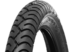 Primo piano del battistrada Metzeler ME 22 3.50-18 62 P Anteriore/Posteriore TT RF