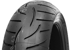 Primo piano del battistrada Metzeler Roadtec Z8 Interact 150/70ZR17 (69 W) Posteriore TL M/C M