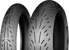 Primo piano del battistrada Michelin Power Supersport 120/80 R16 Posteriore TL