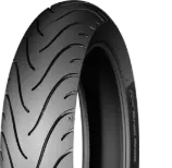 Primo piano del battistrada Michelin Pilot Street 110/70 R17 54 H Anteriore TL/TT M/C