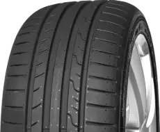 Primo piano del battistrada Dunlop Sport Bluresponse